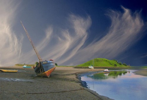 Waiting for the tide - by Kevin Temple, from Pixdaus © SW